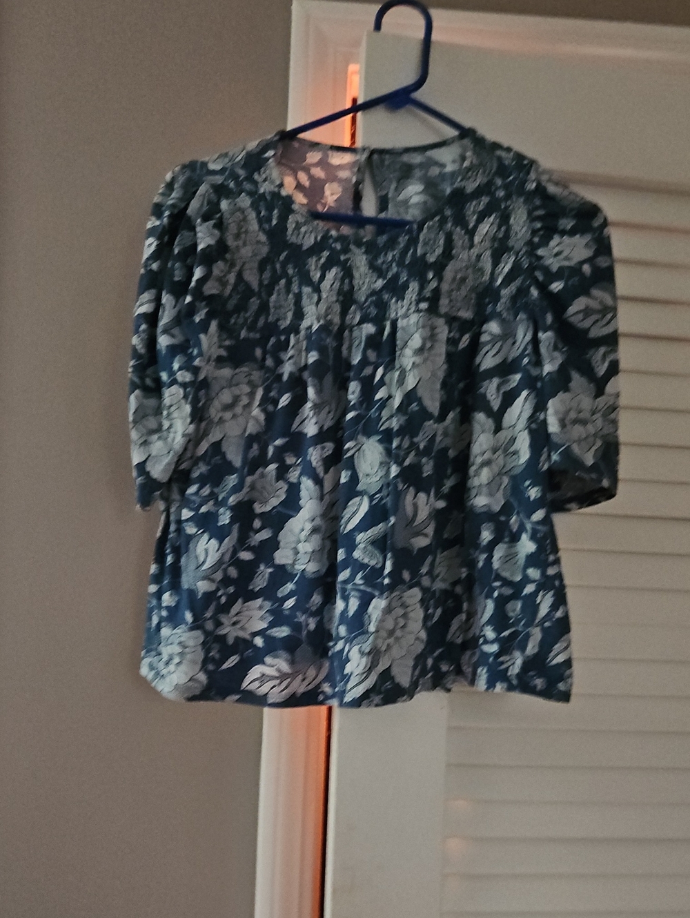 Loft Short Top, M, Good Condition